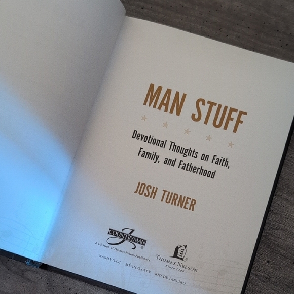 ⭐3/$21⭐'Man Stuff' Book - Black Cover - Picture 4 of 6